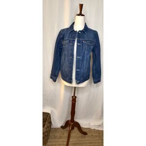 Girl’s Levi’s Medium Wash Denim Jacket
Size M (10-12 yrs)